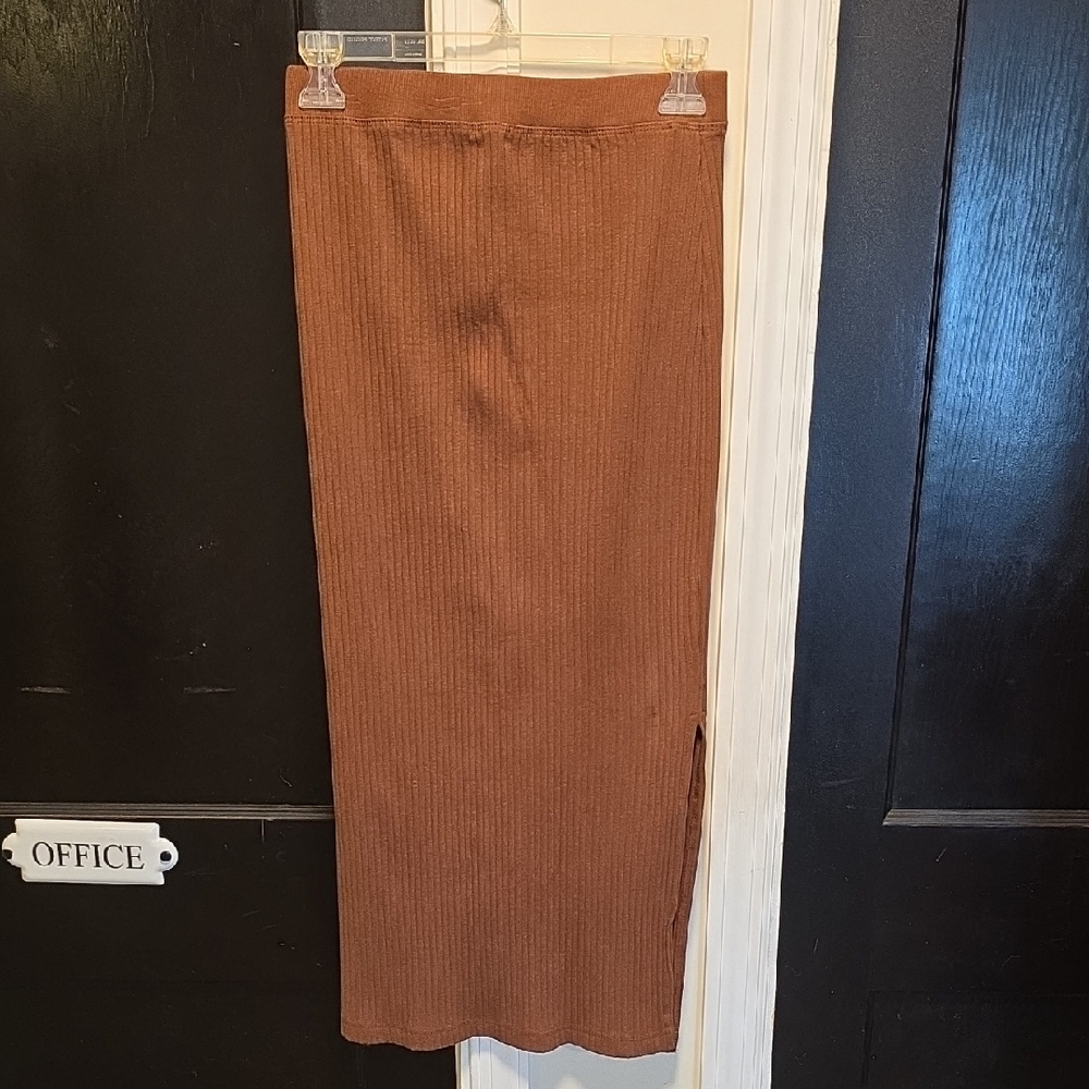 Zara Brown Ribbed Maxi Skirt